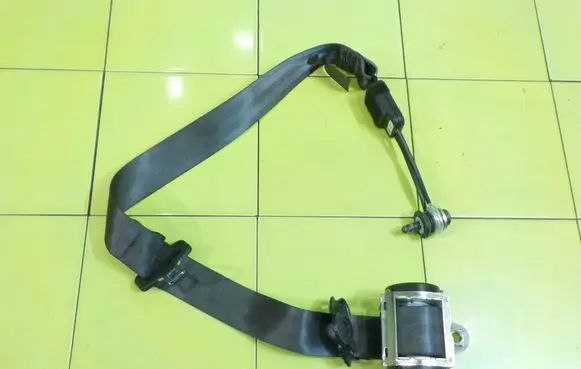 Opel Corsa E Front seatbelt PRZOD BEZPIECZENSTWA