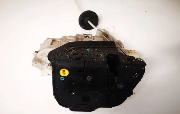 Audi A4 S4 B7 8E 8H Rear door lock 8E0839015AA