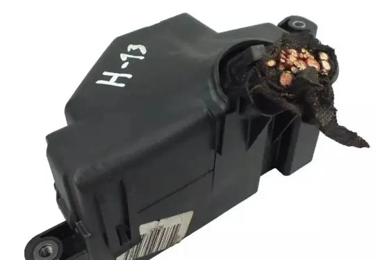 Volkswagen PASSAT B6 Fuse module 3C1941823