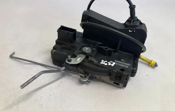 Renault Trafic II (X83) Front door lock 8200008261 91166229