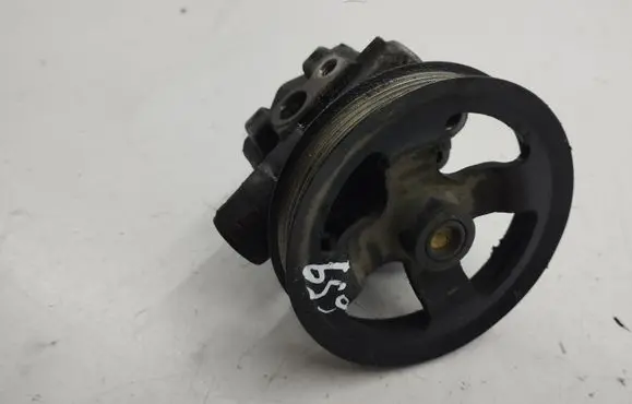 Toyota Avensis T250 Power steering pump