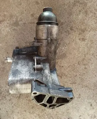 Engine oil radiator
