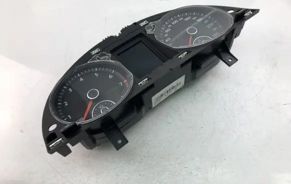 Volkswagen PASSAT B6 Speedometer (instrument cluster) 3C0920871Q
