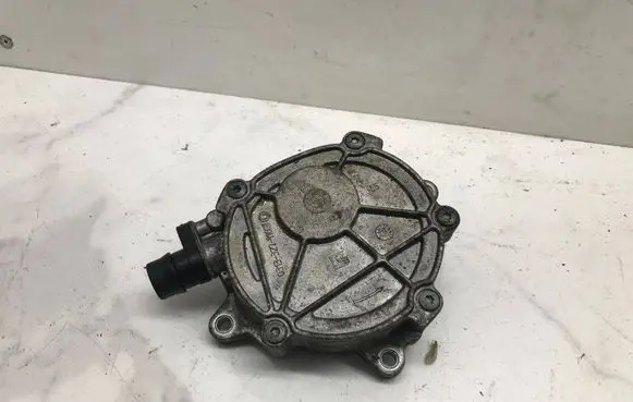 BMW 3 E92 E93 Vacuum pump 13618316 7517024