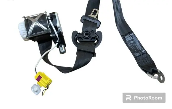Volkswagen PASSAT B6 Front seatbelt 3C1857705P 34077659