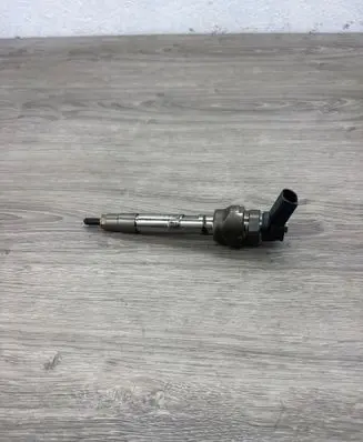 BMW 4 F36 Gran coupe Fuel injector 0445110743 8514148