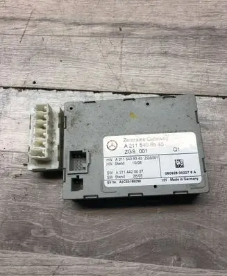 Mercedes-Benz E W211 Gateway control module A2115408545 A2114420027 A2115408345