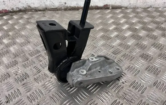 Engine mount bracket