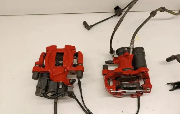 BMW 1 F40 Rear brake caliper 6897285 689728603