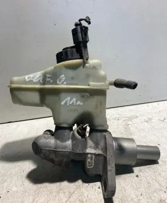 Brake fluid reservoir