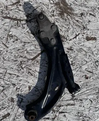 Peugeot 5008 II Front control arm