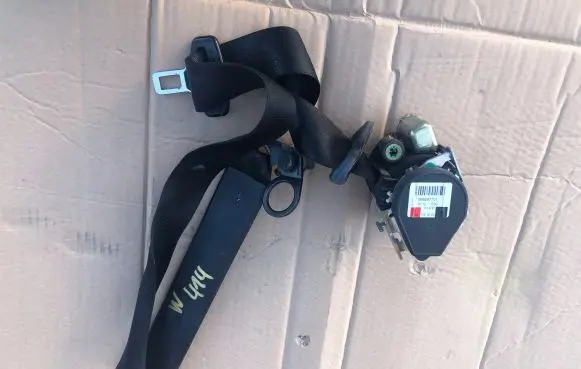 Mercedes-Benz Vaneo W414 Front seatbelt 566287701