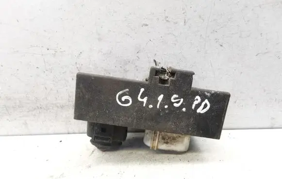 Coolant fan relay