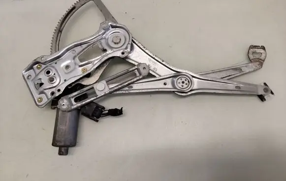 Mercedes-Benz E W210 Front door window regulator with motor 
