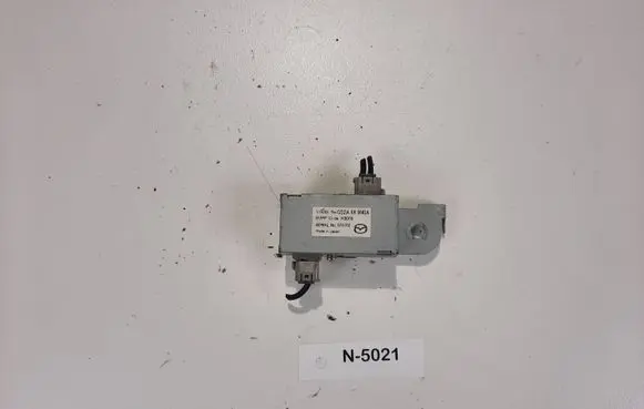 Mazda 6 Aerial antenna amplifier GS2A669N0A