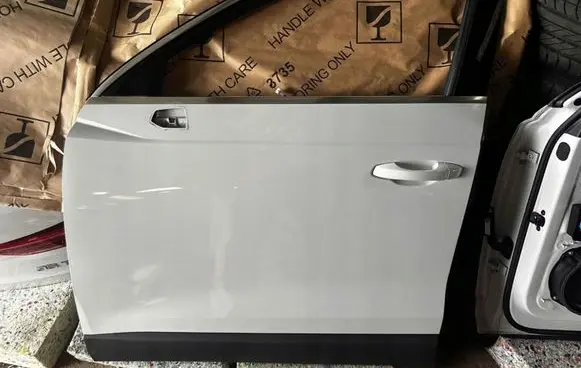 Audi Q3 F3 Front door