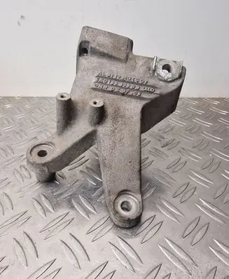 Audi A8 S8 D3 4E Engine mounting bracket 4E0199308BB