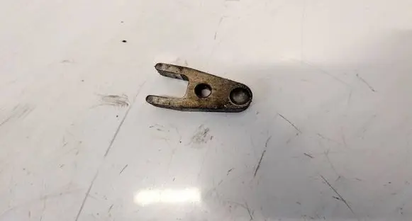 Chrysler 300 - 300C Fuel Injector clamp holder 