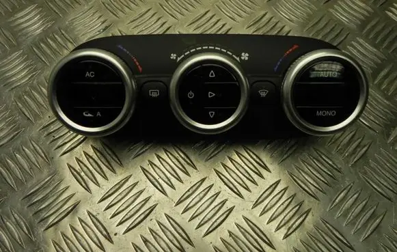 Alfa Romeo Giulietta Climate control unit 156091524 Y695