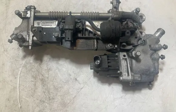Opel Insignia B EGR valve 55570005