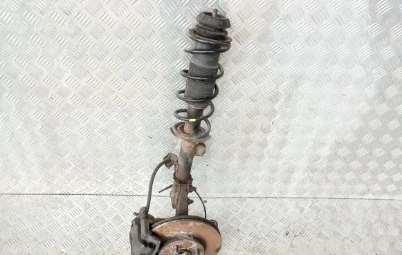 Nissan Note (E11) Front wheel hub spindle knuckle