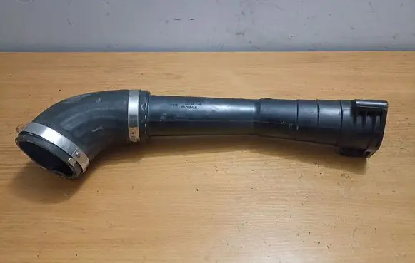 Volkswagen Transporter - Caravelle T6 Turbo air intake inlet pipe/hose 04L145762BK 04L145822