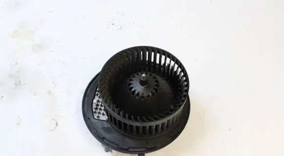 Volkswagen Touran III Heater fan/blower 3Q1819021C