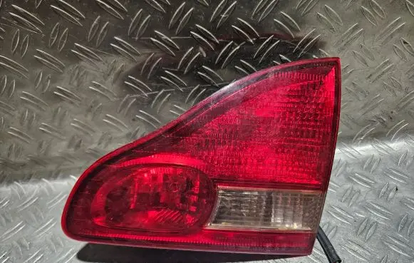 Toyota Avensis Verso Tailgate rear/tail lights 4441 0000