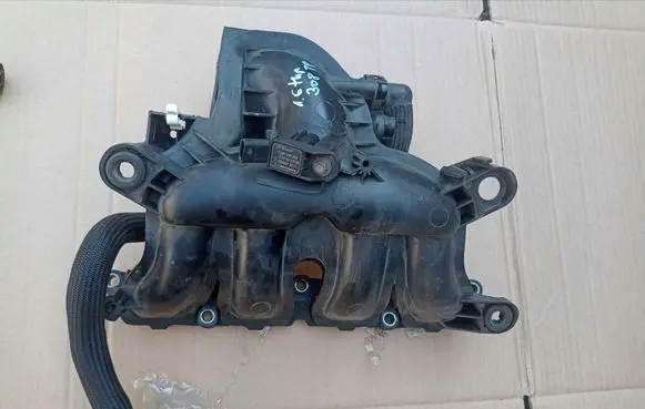 Peugeot 308 Intake manifold