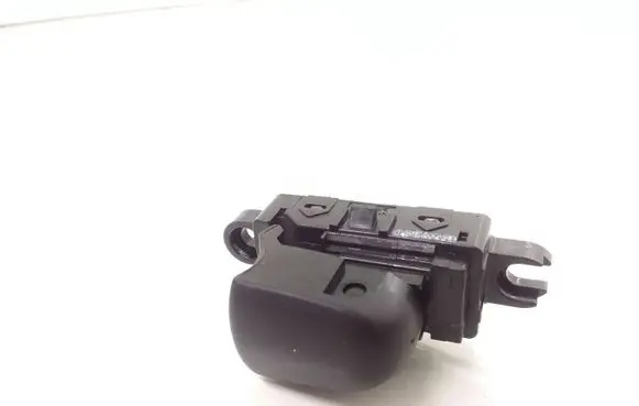 Nissan Pulsar Electric window control switch 15z23sd