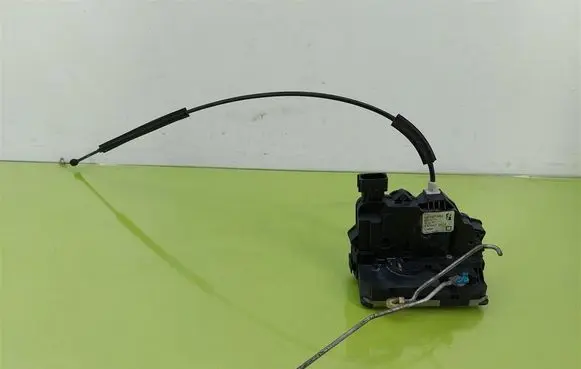 Fiat Grande Punto Front door lock 51797561