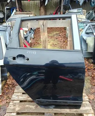 Honda FR-V Rear door