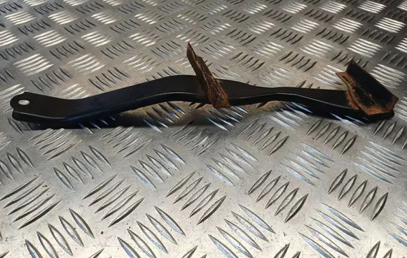 Battery bracket