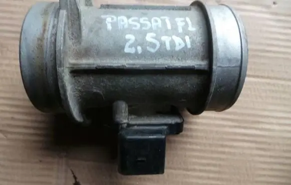Volkswagen PASSAT B5.5 Mass air flow meter 059906461G AFH7025F AFH7025