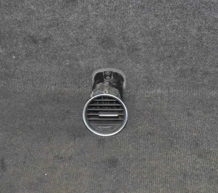 Mercedes-Benz C W204 Dashboard air vent grill cover trim A2048306354