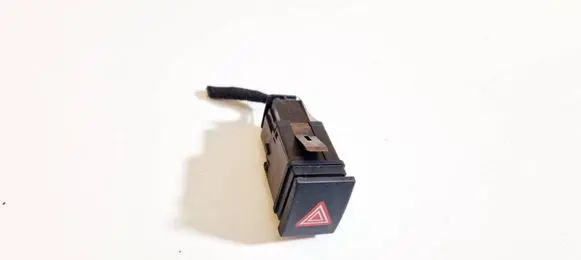 Volkswagen Polo IV 9N3 Hazard light switch