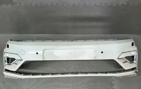 Volkswagen Touran III Front bumper