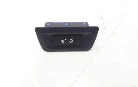 BMW 3 F30 F35 F31 Tailgate opening switch 