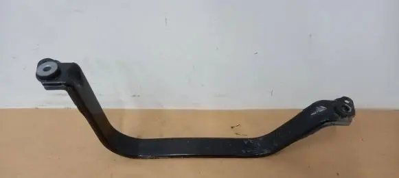 Fuel tank mounting bracket