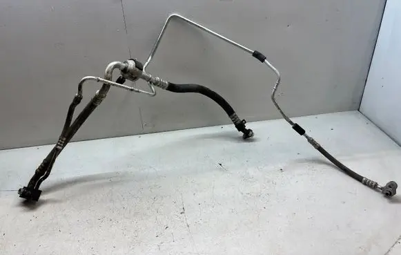 Opel Zafira B Air conditioning (A/C) pipe/hose 4890
