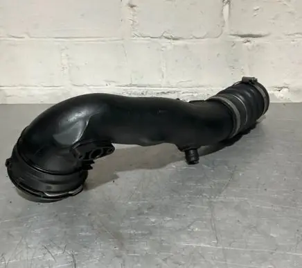 BMW 5 F10 F11 Intercooler hose/pipe 7588868