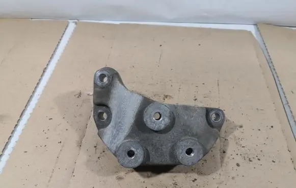 Opel Astra J Gearbox mounting bracket 13324498