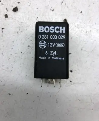 Volkswagen PASSAT B6 Glow plug pre-heat relay 4E0907282A 0281003029 639