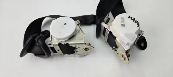 BMW i3 Rear seatbelt 7305643 051082