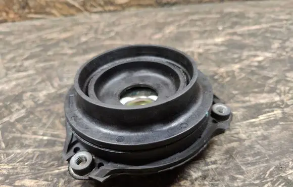 Fiat 500X Front upper strut mount 