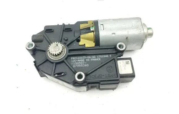 Honda CR-V Sunroof motor/actuator 70450SMGE010