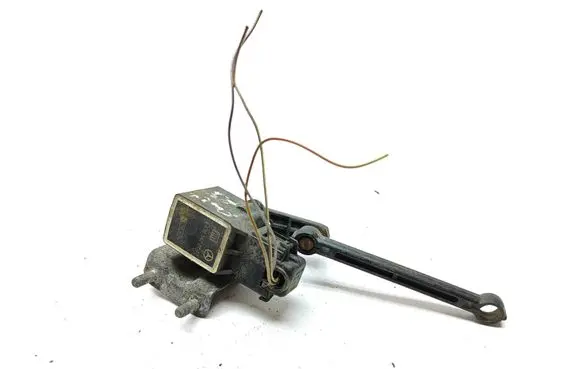 Mercedes-Benz S W221 Air suspension front height level sensor A0105427717