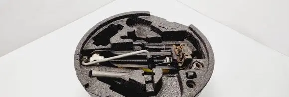 Skoda Octavia Mk2 (1Z) Tool set 8D0012244A 1K0011031K 1T0805615A