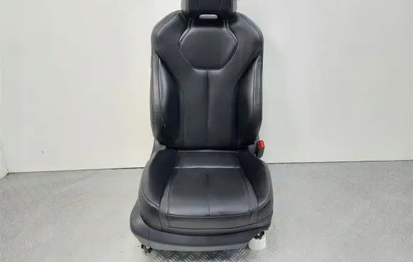 Infiniti Q60 Front passenger seat 