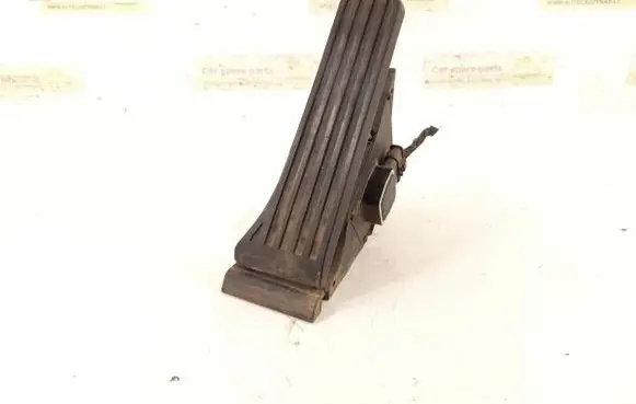 Mercedes-Benz C W204 Accelerator throttle pedal 2043000004 2043000100